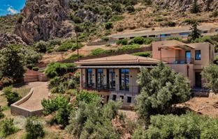 Furnished three-level villa with a large plot and beautiful sea views in Tolo, Peloponnese, Greece for 1,290,000 €