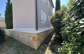 House House for sale in Medulin, 150m to the beach. Pošesi. for 580,000 €