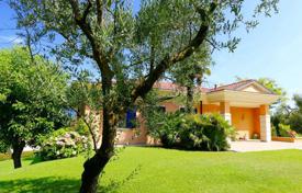 Beautiful villa with a swimming pool, a garden and a view of the lake, Manerba del Garda, Italy for 1,950,000 €