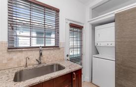 Townhome – Hollywood, Florida, USA for $1,079,000