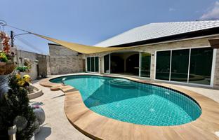 4-bedroom villa 210 m² in Pattaya for $444,000