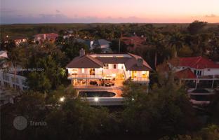 6-bedroom house 870 m² in Coral Gables for $7,500,000