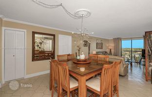 2-bedroom apartments in condo 113 m² in South Ocean Drive for $500,000