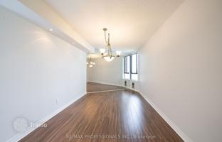 7-bedroom apartment in Etobicoke for C$1,155,000