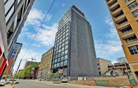 Apartment – Richmond Street West, Old Toronto, Toronto,  Ontario,   Canada for C$890,000