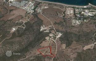 Land plot 10,760 m² in Latchi for 2,700,000 €