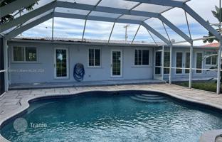 3-bedroom house 212 m² in Miami Beach for $1,620,000