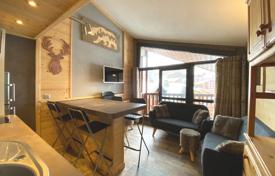 Duplex apartment with a balcony near the ski slopes, Val Thorens, France for 350,000 €