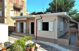 Cozy well-maintained house in Messinia, Peloponnese, Greece. Price on request
