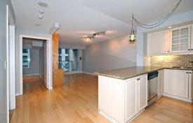 Apartment – Simcoe Street, Old Toronto, Toronto,  Ontario,   Canada for C$699,000