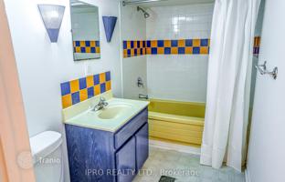 8-bedroom townhouse in Old Toronto for 845,000 €