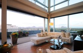 Two-level penthouse in Phoenix, USA. Apartment with a large balcony of 75 m² and panoramic views for 1,058,000 €
