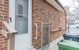 Terraced house – Scarborough, Toronto, Ontario,  Canada for C$1,268,000