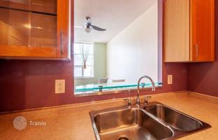 5-bedroom apartment in Richmond Street West for C$985,000
