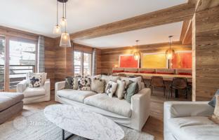 Large flat with balcony and mountain views, with access to the slopes, Meribel, Alpes, France for 5,190,000 €