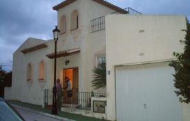 Cozy villa with a backyard, a swimming pool, a relaxation area, a terrace and a garage, Altea, Spain for 530,000 € Cozy villa with a backyard, a swimming pool, a relaxation area, a terrace and a garage, Altea, Spain for 530,000 €