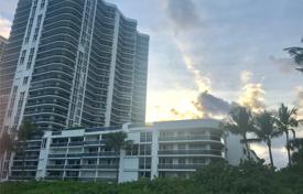 Renovated beachfront apartment in Sunny Isles Beach, Florida, USA for $895,000