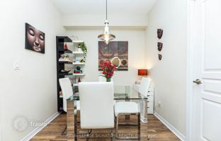 5-bedroom apartment in Front Street West for C$779,000