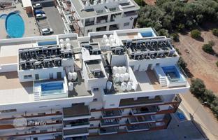 4-bedroom penthouse 190 m² in Zakaki for 650,000 €