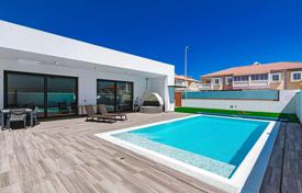 Modern villa with a pool and a parking in El Medano, Tenerife, Spain for 820,000 €