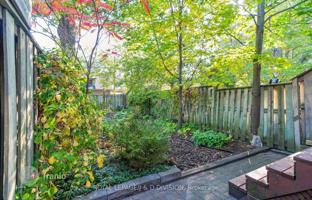 6-bedroom house in East York for C$1,475,000