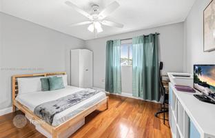 3-bedroom house 200 m² in West End for $529,000