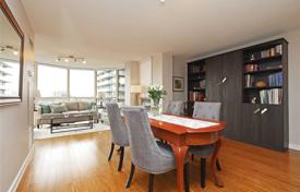 Apartment – Bay Street, Old Toronto, Toronto,  Ontario,   Canada for C$939,000