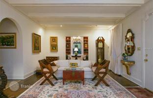 Villa in Mont Boron. Price on request
