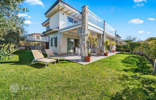 Modern villa within walking distance of the center Lazise, ​​Garda lake, Italy for 1,780,000 €