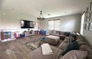 5-bedroom house 408 m² in West End for $1,150,000