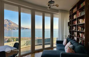 Apartment with panoramic sea views in a club house with a swimming pool, Becici, Montenegro for 270,000 €