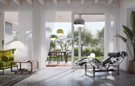 Luxurious villas with large outdoor spaces in Sirmione for 595,000 €