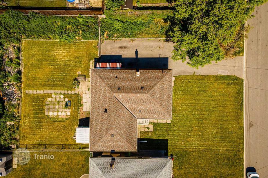 Townhome for sale in North York, Canada — listing 2145171