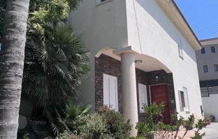 4-bedroom cottage 187 m² in Pareklisia for 650,000 €