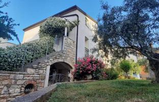 2-room apartment 82 m² in Brtonigla for 230,000 €