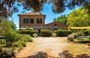 9-bedroom country house 455 m² in Radicondoli for 1,300,000 €