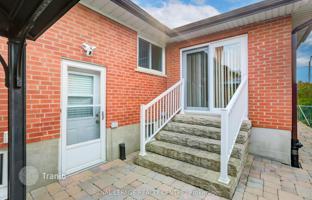 12-bedroom house in Etobicoke for C$2,108,000
