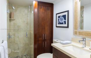 2-bedroom apartments in condo 142 m² in Miami Beach for $1,250,000