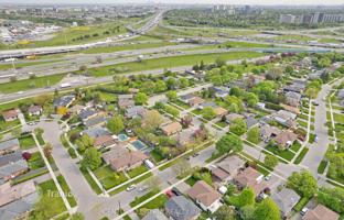 10-bedroom house in Etobicoke for C$1,310,000