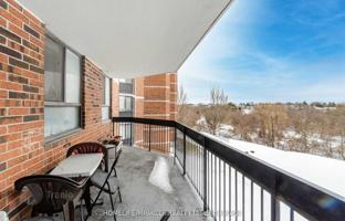 6-bedroom apartment in Etobicoke for C$748,000