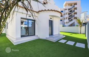 3-bedroom villa 109 m² in Orihuela Costa for 590,000 €