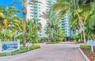 1-bedroom apartments in condo 81 m² in South Ocean Drive for $449,000
