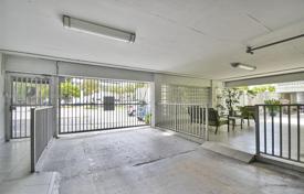 Condo – West Avenue, Miami Beach, Florida,  USA for $285,000