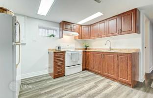 10-bedroom townhouse in North York for C$1,275,000