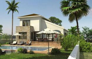 5-room mansion 225 m² in Oroklini for 1,250,000 €