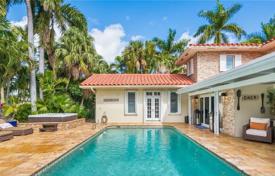 Comfortable villa with a backyard, a swimming pool, a terrace and a garage, Fort Lauderdale, USA for $2,399,000