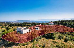 Two-storey villa with a large plot and a swimming pool in Kranidi, Peloponnese, Greece for 750,000 €