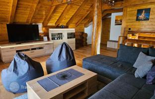 3-bedroom house 135 m² in Fužine for 675,000 €