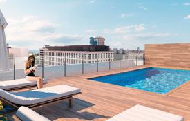 New apartment with a terrace in a building with a roof-top swimming pool and a parking, 100 meters from the beach, Barcelona, Spain for 633,000 €