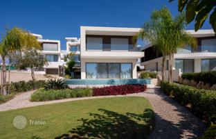 5 new villas in residential complex in Kissonerga for From 3,180,000 €